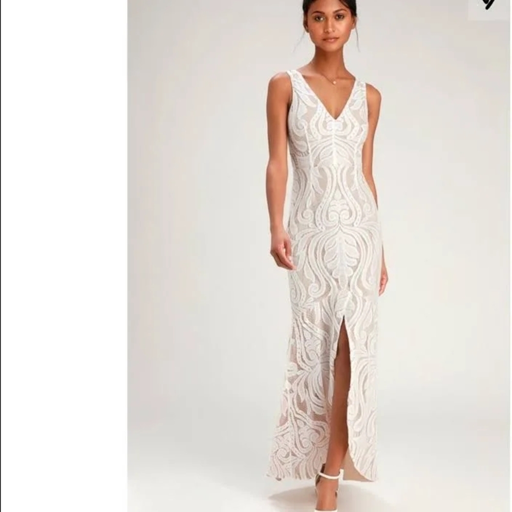 Elegant White Sleeveless Dress